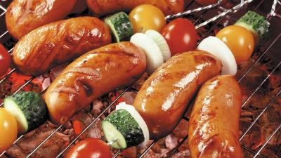 Meat hot dogs barbecues hot vegetables skewers 4k wallpaper