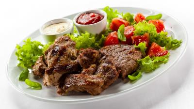 Meat mayonnaise ketchup salad plate white background 4k wallpaper