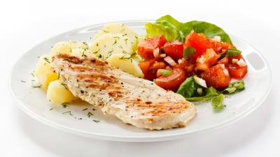 Meat potatoes tomatoes lettuce 4k wallpaper