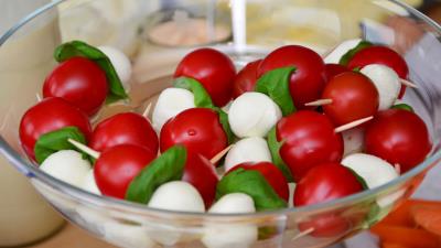 Mozzarella cheese cherry tomatoes 4k wallpaper