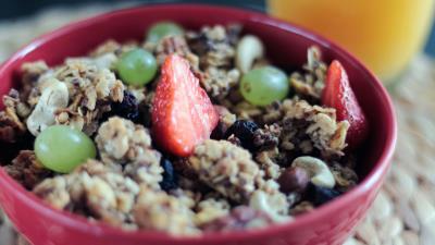 Muesli cereals fruits berries 4k wallpaper