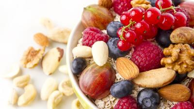 Muesli nuts berries breakfast 4k wallpaper