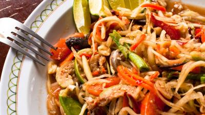 Pasta vegetables plate fork plate 4k wallpaper