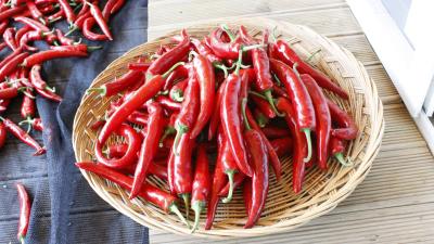 Pepper chilli basket 4k wallpaper