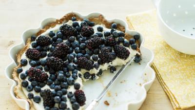 Pie blueberry blackberry cheesecake 4k wallpaper