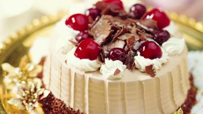 Pie cherry chocolate cream glaze dessert 4k wallpaper