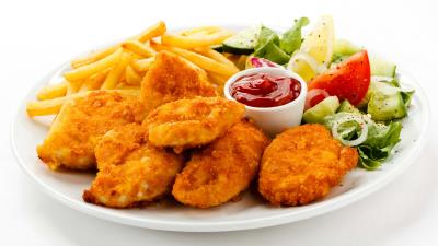 Potatoes meat ketchup salad 4k wallpaper