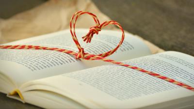 Book heart love 4k wallpaper