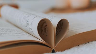 Book pages heart 4k wallpaper