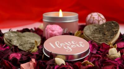 Candle love inscription petals 4k wallpaper