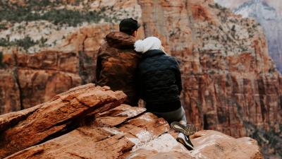 Couple love canyon 4k wallpaper