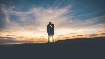 Couple sunset love tenderness 4k wallpaper
