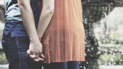 Hands couple love romance 4k wallpaper