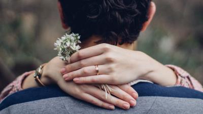 Hug romance love 4k wallpaper