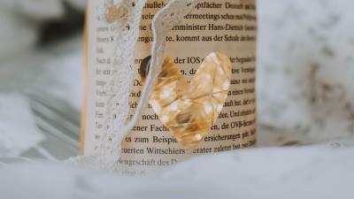 Jar heart love 4k wallpaper