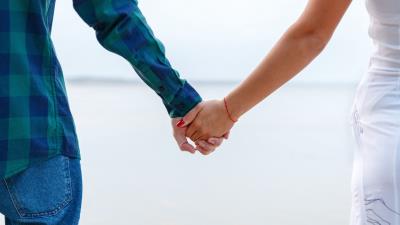 Love couple hands image 4k wallpaper