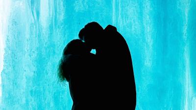 Love lovers kiss 4k wallpaper