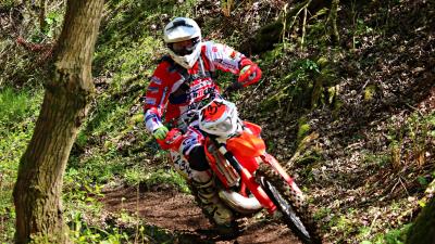 Motocross rider sand 4k wallpaper