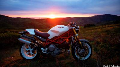 Motorcycle ducati sunlight 4k wallpaper