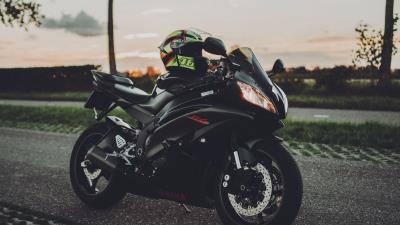 Motorcycle helmet bike 4k wallpaper