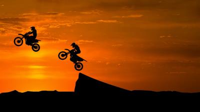 Motorcyclist silhouettes trick 4k wallpaper