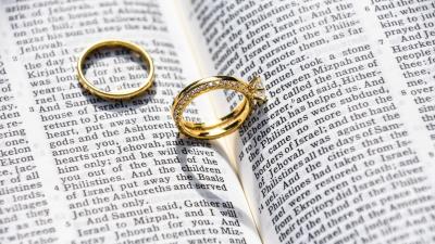 Rings jewelry book 4k wallpaper