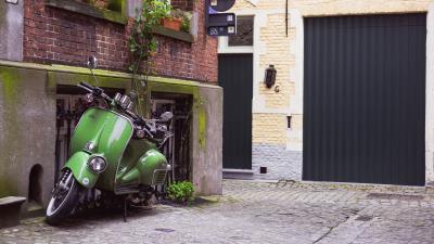 Scooter moped yard 4k wallpaper