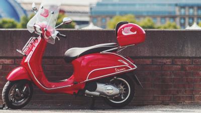 Scooter red transport 4k wallpaper