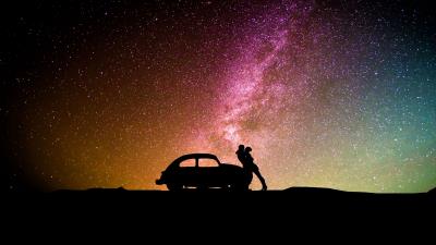 Silhouettes couple hugs 4k wallpaper