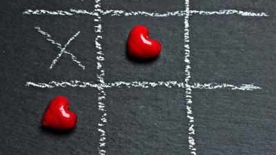 Tic tac toe hearts cells 4k wallpaper