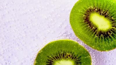 Kiwi drops closeup 4k wallpaper