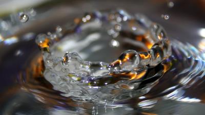 Splash water spray 4k wallpaper