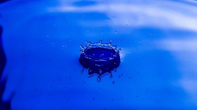 Spray water close up 4k wallpaper