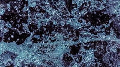Water bubbles splashes 4k wallpaper