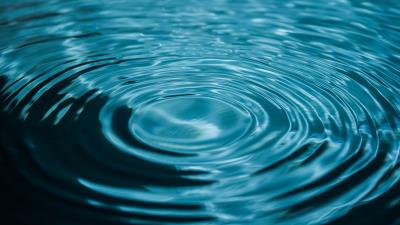 Water circles close up 4k wallpaper