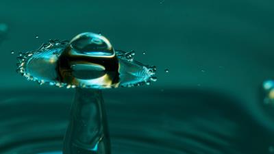 Water spray macro 4k wallpaper