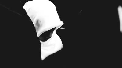 Child shawl bw 4k wallpaper