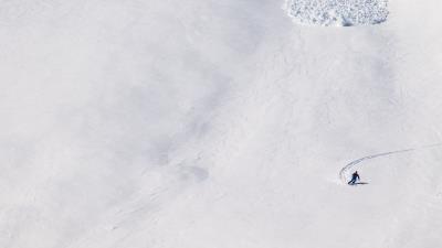 Skier slope snow 4k wallpaper