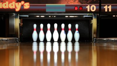 Skittles bowling reflectio 4k wallpaper