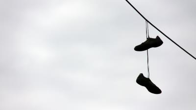 Sneakers bw wire 4k wallpaper