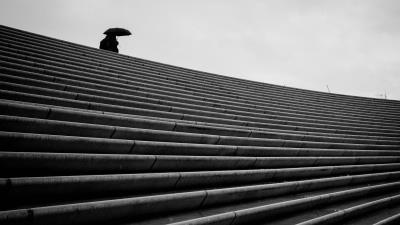 Staircase bw umbrella 4k wallpaper