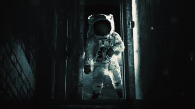 Astronaut cosmonaut gravity 4k wallpaper