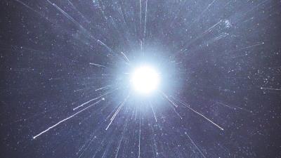 Flash light sparks 4k wallpaper