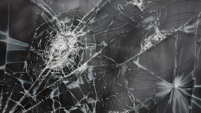 Broken glass cracks textur 4k wallpaper