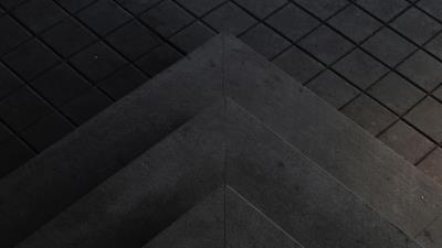 Construction triangles bw 4k wallpaper