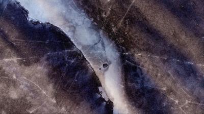 Ice texture cranny 4k wallpaper