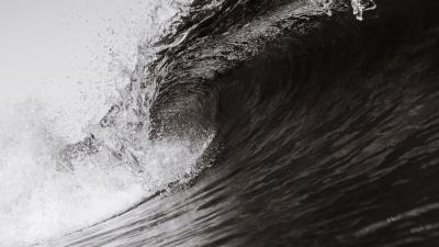 Wave bw spray 4k wallpaper