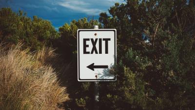 Exit sign pointer image 4k wallpaper
