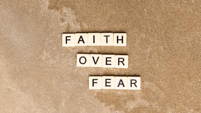 Faith inscription sand 4k wallpaper