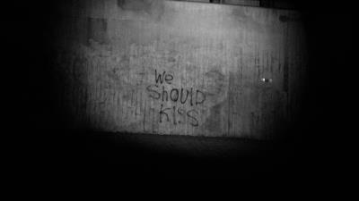 Kiss inscription bw 4k wallpaper